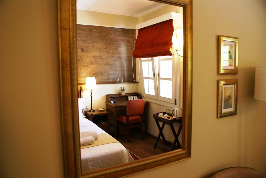 Gamila Rocks Mountain Hotel Aristi Phòng bức ảnh