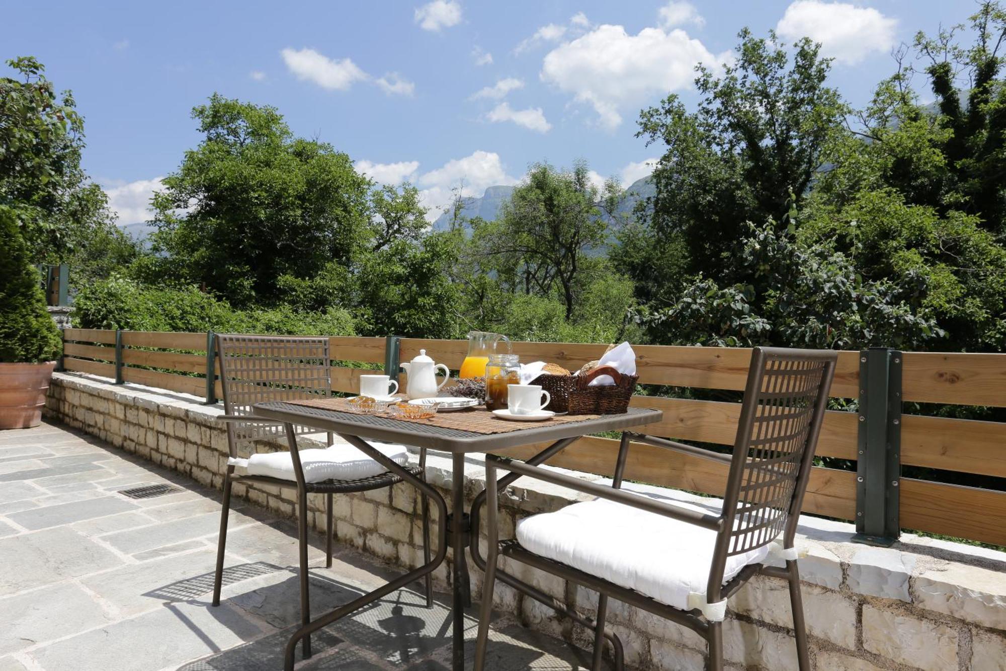 Gamila Rocks Mountain Hotel Aristi Ngoại thất bức ảnh